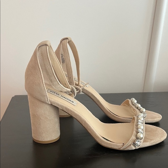 Steve Madden Cream Block Heel Sandals with Embellished Strap Size 8 - Picture 3 of 6